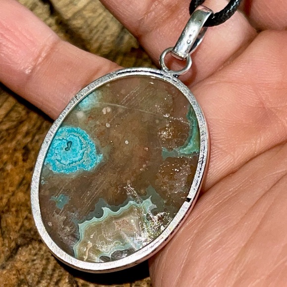 Crazy Lace Agate Crystal Pendant 2” - Picture 9 of 13